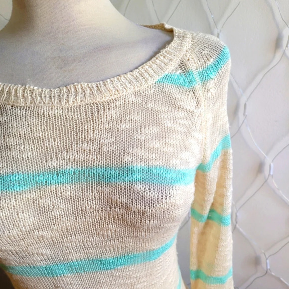 °Pink Rose Knit Top Soft Mint & Cream Long-Sleeve Size Medium - Picture 2 of 4